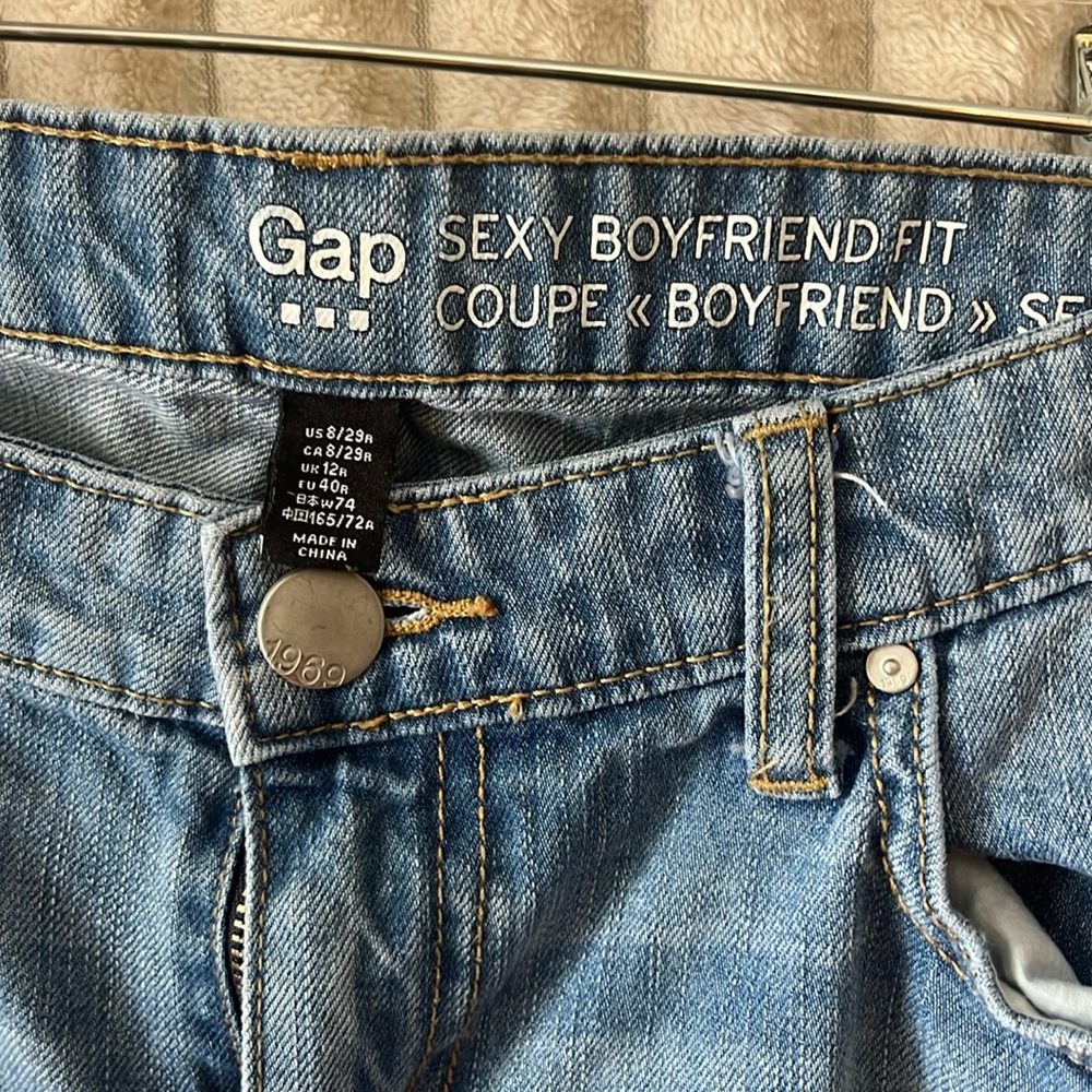 Gap Boyfriend